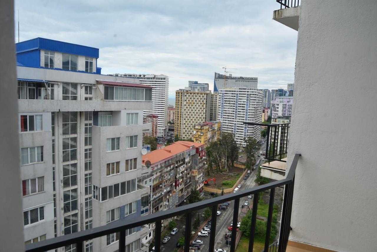 Orange Home Hotel Батумі Екстер'єр фото
