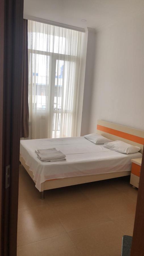 Orange Home Hotel Батумі Екстер'єр фото