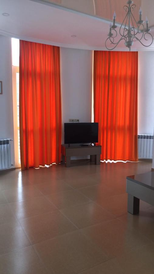 Orange Home Hotel Батумі Екстер'єр фото