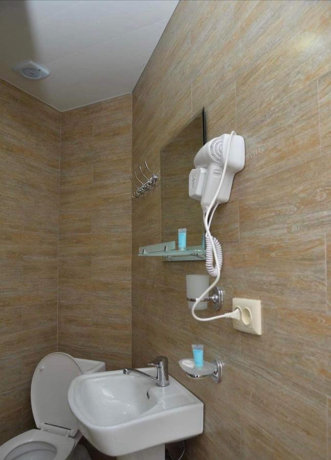 Orange Home Hotel Батумі Екстер'єр фото