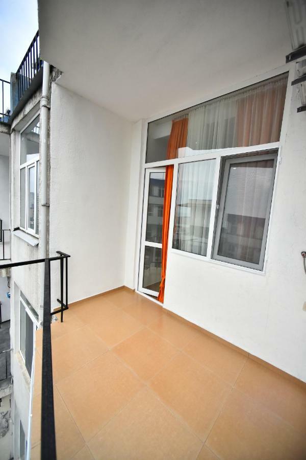 Orange Home Hotel Батумі Екстер'єр фото