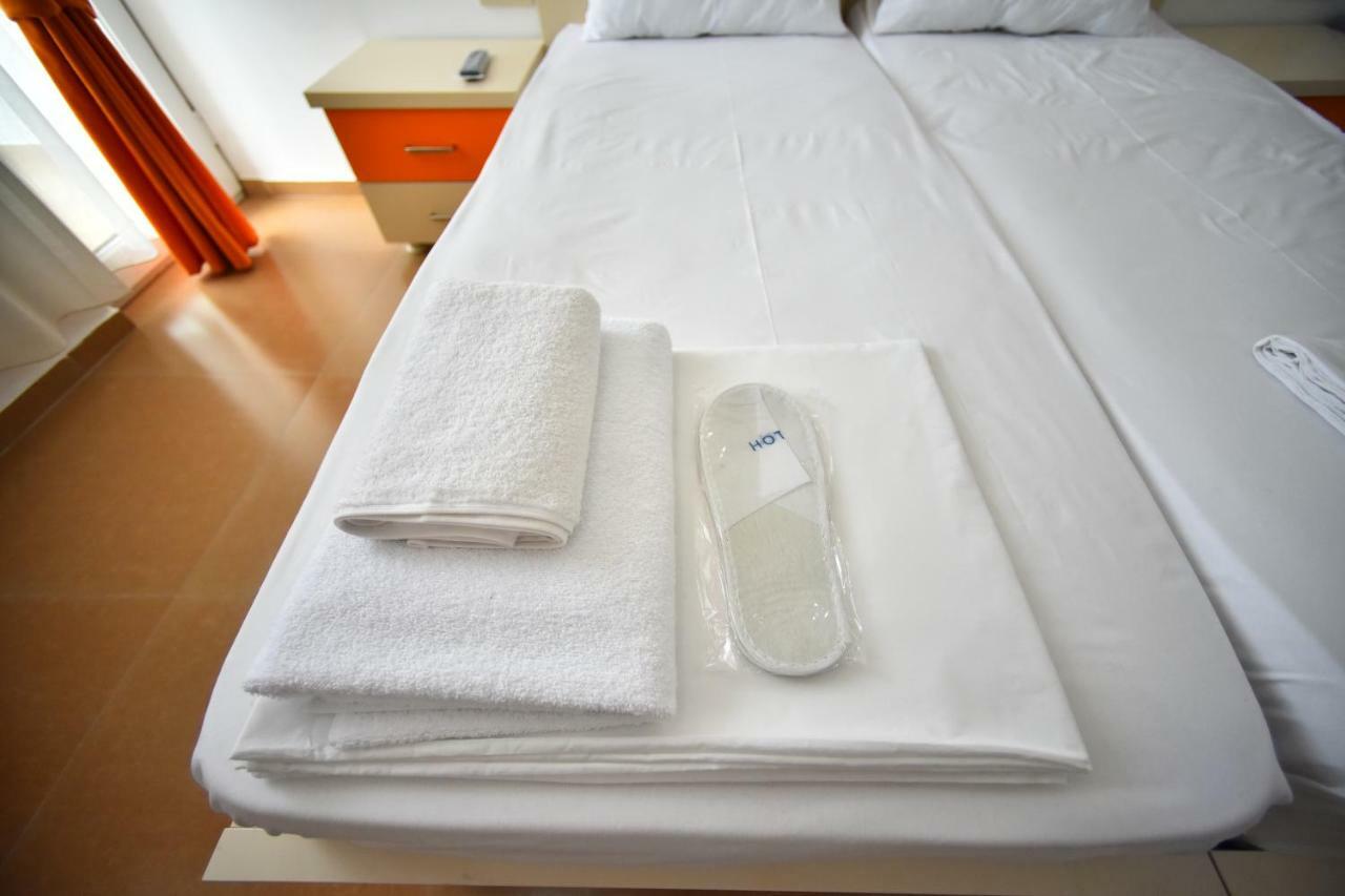 Orange Home Hotel Батумі Екстер'єр фото