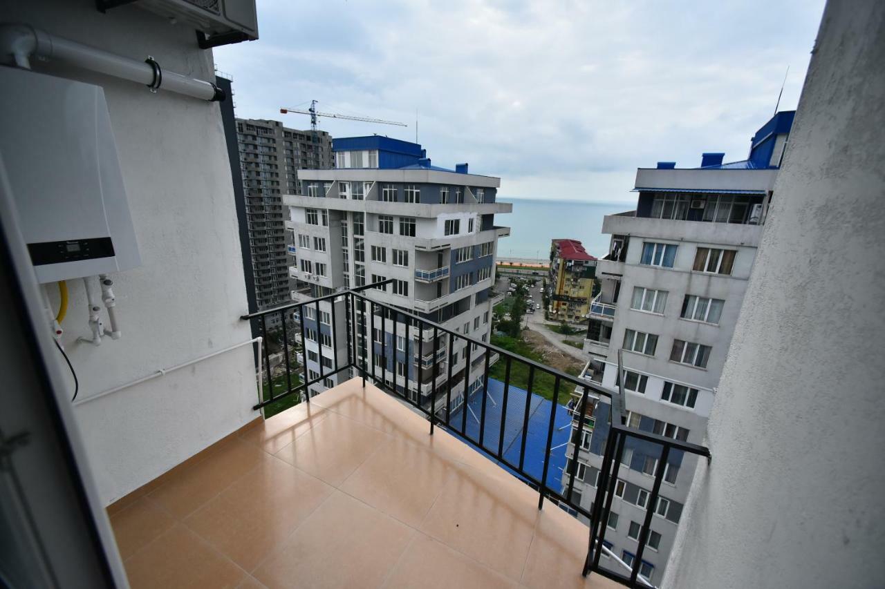 Orange Home Hotel Батумі Екстер'єр фото