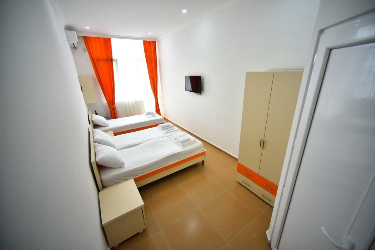 Orange Home Hotel Батумі Екстер'єр фото