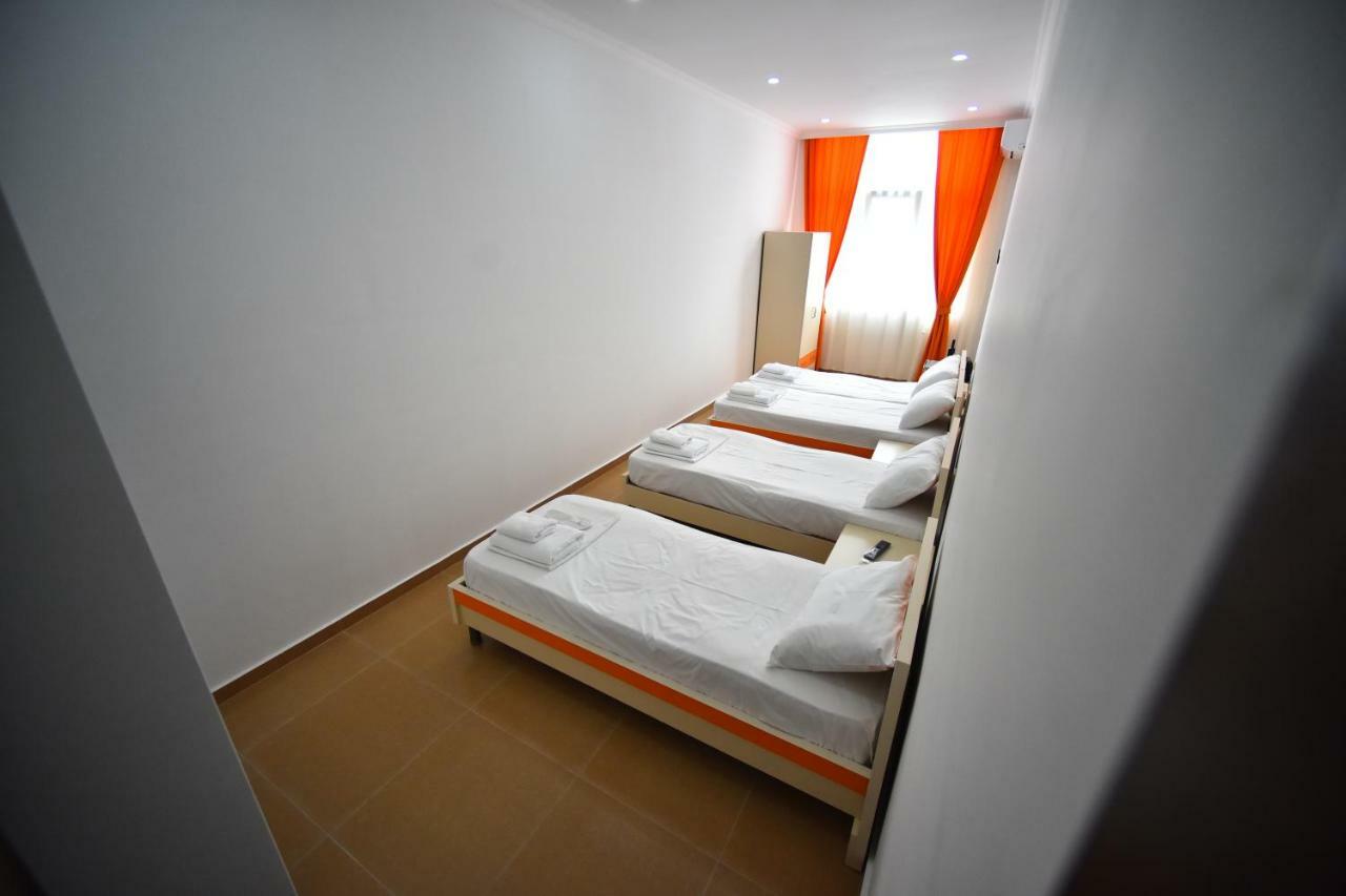 Orange Home Hotel Батумі Екстер'єр фото