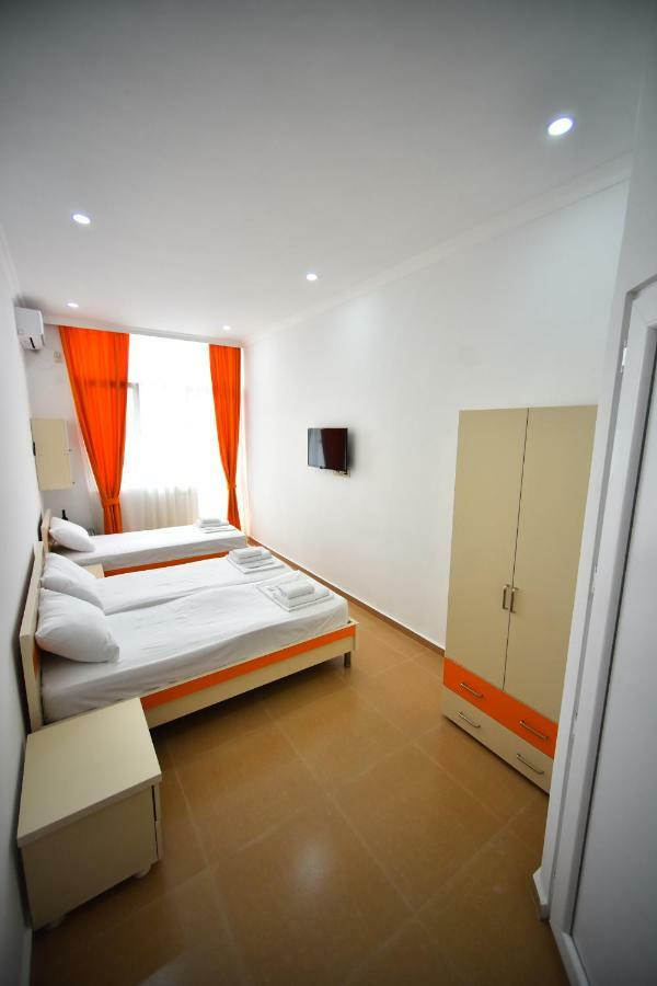 Orange Home Hotel Батумі Екстер'єр фото