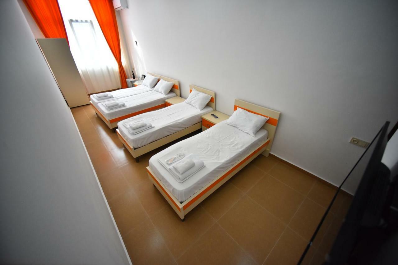 Orange Home Hotel Батумі Екстер'єр фото